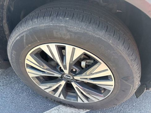 Used 2023 Nissan Rogue SV AWD/4WD image 9
