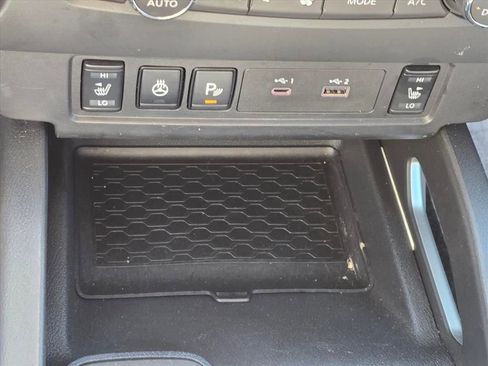 Used 2024 Nissan Frontier SV w/ Technology Package RWD image 19