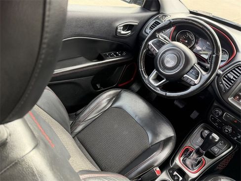Used 2018 Jeep Compass Trailhawk w/ Cold Weather Group image 15