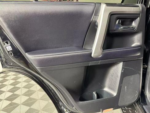 Used 2019 Toyota 4Runner SR5 image 40