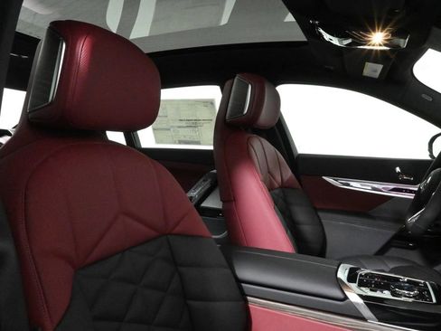 New 2025 BMW 740i xDrive image 35