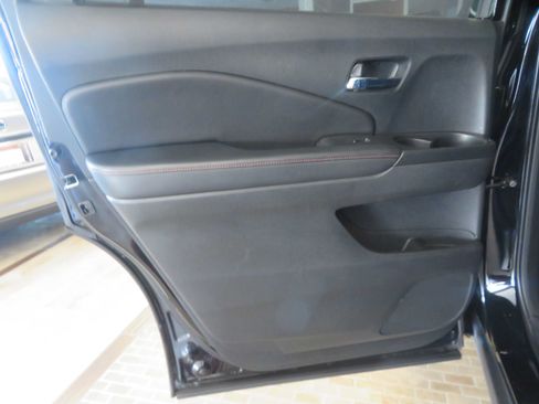Used 2021 Honda Pilot Black Edition image 17