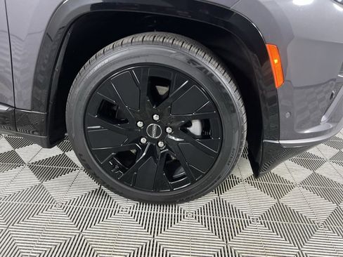 Used 2024 Jeep Wagoneer Launch Edition image 11