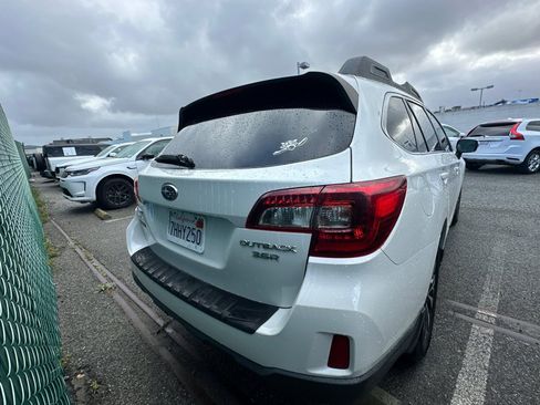 Used 2015 Subaru Outback 3.6R Limited image 3