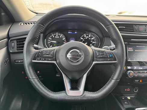 Used 2019 Nissan Rogue SV w/ Premium Package AWD/4WD image 7