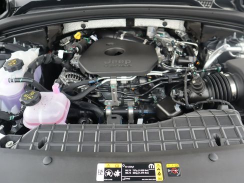 New 2026 Jeep Grand Cherokee Altitude AWD/4WD image 21