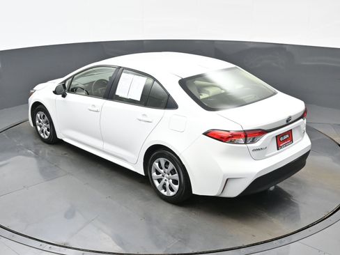 Used 2025 Toyota Corolla LE image 35