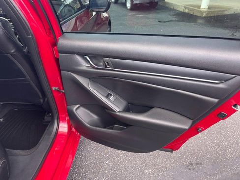 Used 2019 Honda Accord Sport image 14
