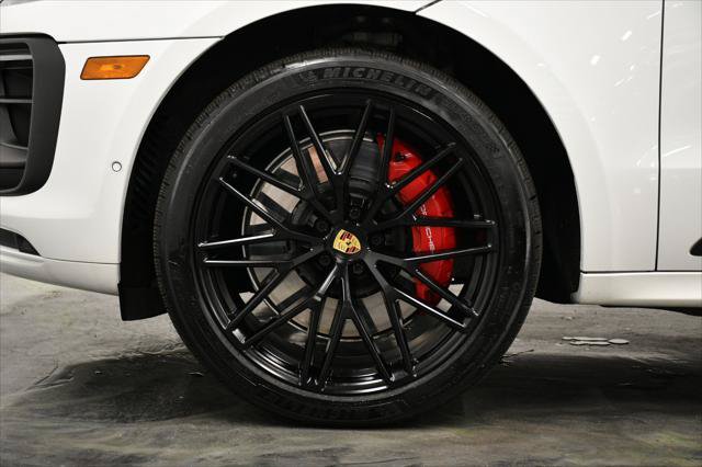 Used 2022 Porsche Macan GTS AWD/4WD image 4