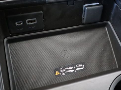 Used 2021 GMC Yukon Denali w/ Denali Premium Package image 42