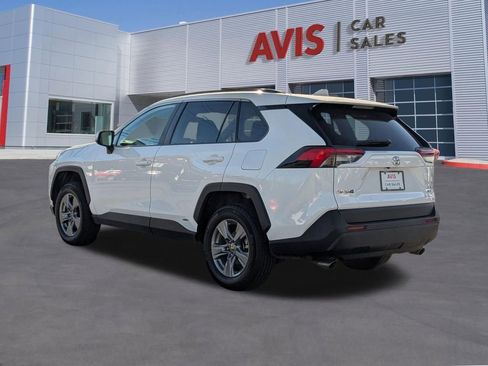 Used 2025 Toyota RAV4 XLE image 2