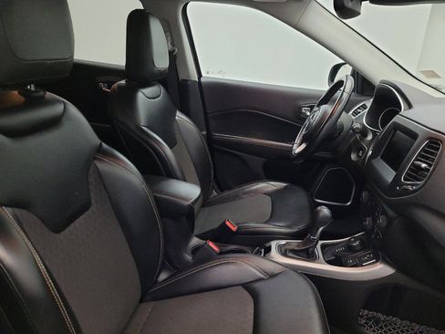 Used 2020 Jeep Compass Latitude AWD/4WD image 21
