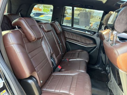 Used 2015 Mercedes-Benz GL 63 AMG 4MATIC image 19