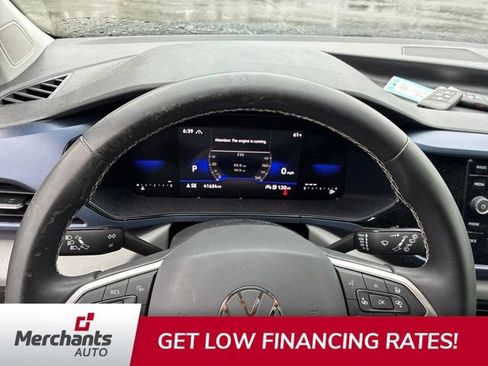 Used 2023 Volkswagen Taos SE w/ Panoramic Sunroof Package AWD/4WD image 9