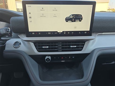 New 2025 Ford Explorer Active w/ Active Comfort Package image 21