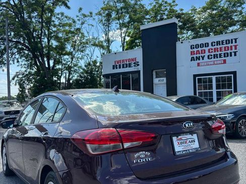 Used 2018 Kia Forte LX FWD image 4