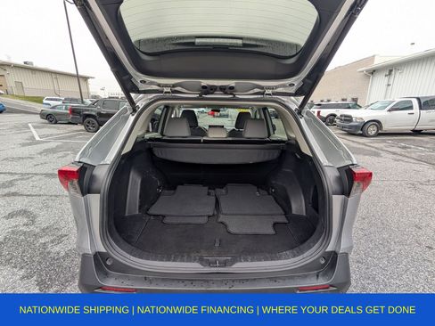 Used 2021 Toyota RAV4 XLE Premium image 20