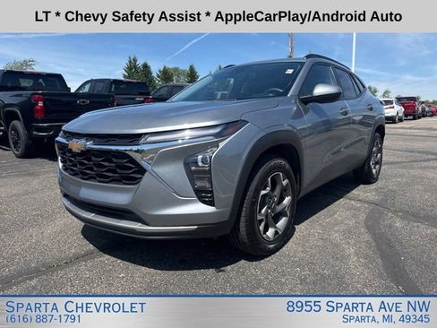Used 2024 Chevrolet Trax LT FWD image 7
