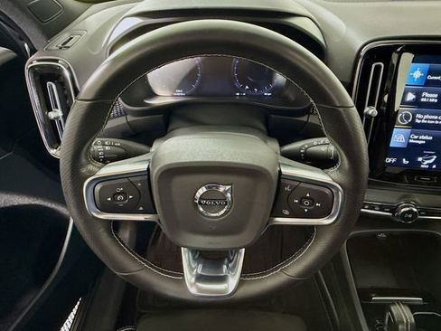 Used 2021 Volvo XC40 T5 R-Design w/ Advanced Package image 12