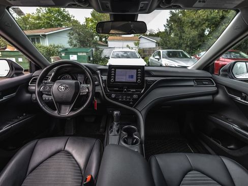 Used 2024 Toyota Camry SE image 22