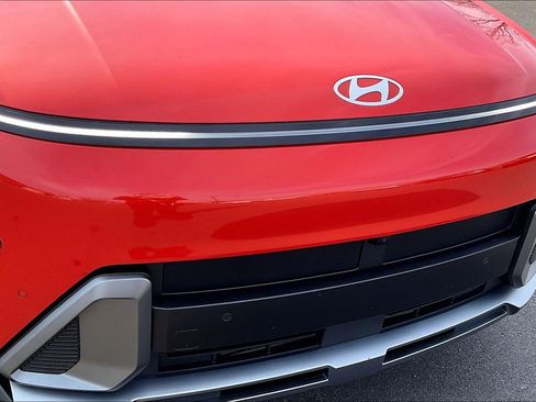 Used 2024 Hyundai Kona Limited image 33