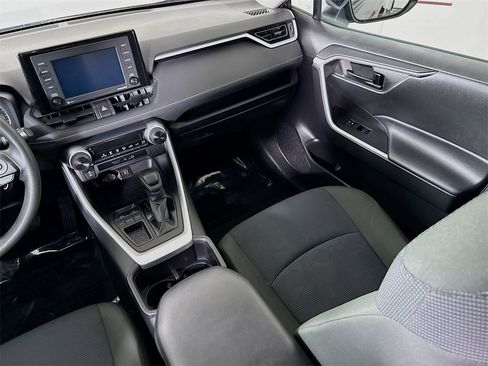 Certified 2022 Toyota RAV4 LE image 22
