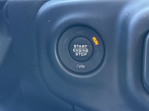 Used 2018 Jeep Wrangler Sport S image 32