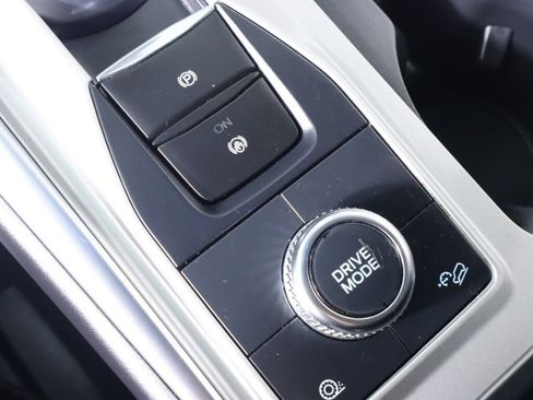 Used 2023 Ford Explorer XLT w/ Equipment Group 202A image 26