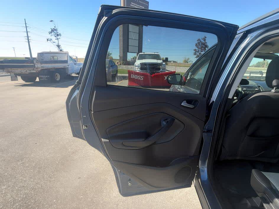 Used 2018 Ford Escape SE FWD image 19