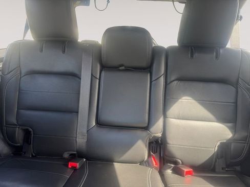 Used 2020 Jeep Wrangler Unlimited Sahara image 12