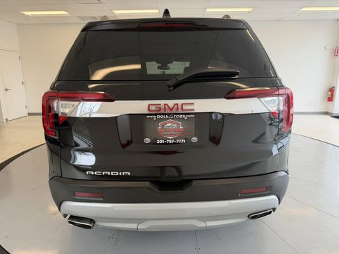Used 2023 GMC Acadia SLT AWD/4WD image 6