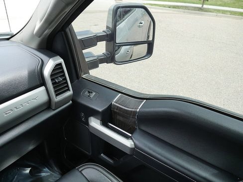Used 2021 Ford F250 Lariat w/ Lariat Ultimate Package AWD/4WD image 25