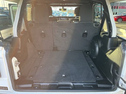 Used 2021 Jeep Wrangler Unlimited Sport image 29