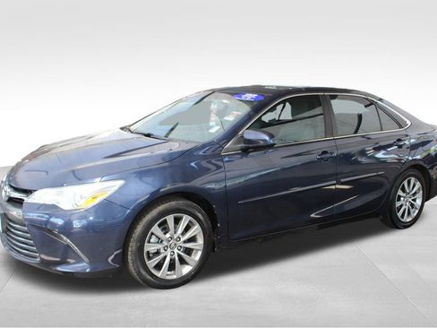 Used 2015 Toyota Camry XLE w/ Moonroof Package FWD image 10