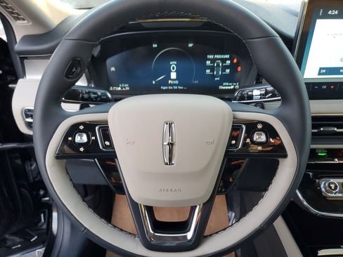 New 2026 Lincoln Corsair Premiere image 15