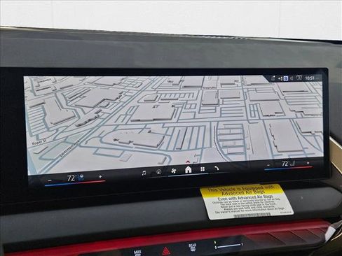 Used 2025 BMW X3 xDrive30i w/ Premium Package image 12