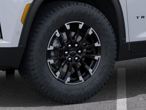New 2026 Chevrolet Traverse Z71 w/ Enhanced Driving Package AWD/4WD image 9