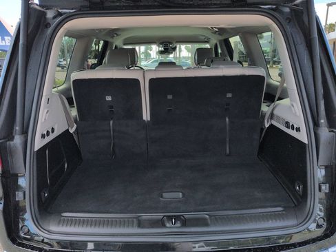 Used 2022 Jeep Wagoneer Series II RWD image 12