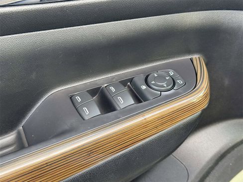 Used 2020 GMC Acadia SLE image 13