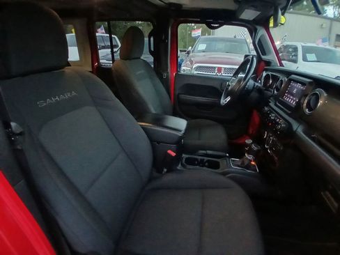 Used 2019 Jeep Wrangler Unlimited Sahara image 17