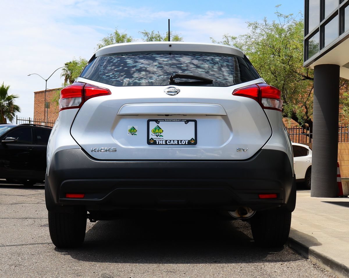 Used 2018 Nissan Kicks SV FWD image 12