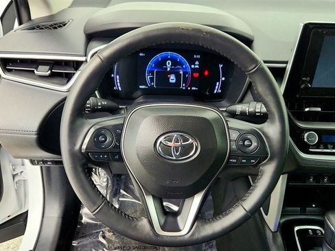 Used 2024 Toyota Corolla Cross XLE w/ Convenience Package AWD/4WD image 14