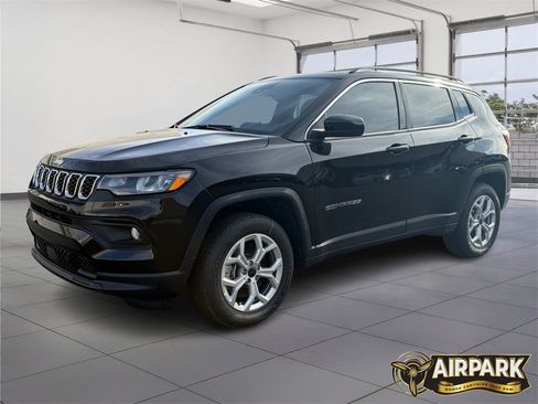 New 2026 Jeep Compass Latitude image 9