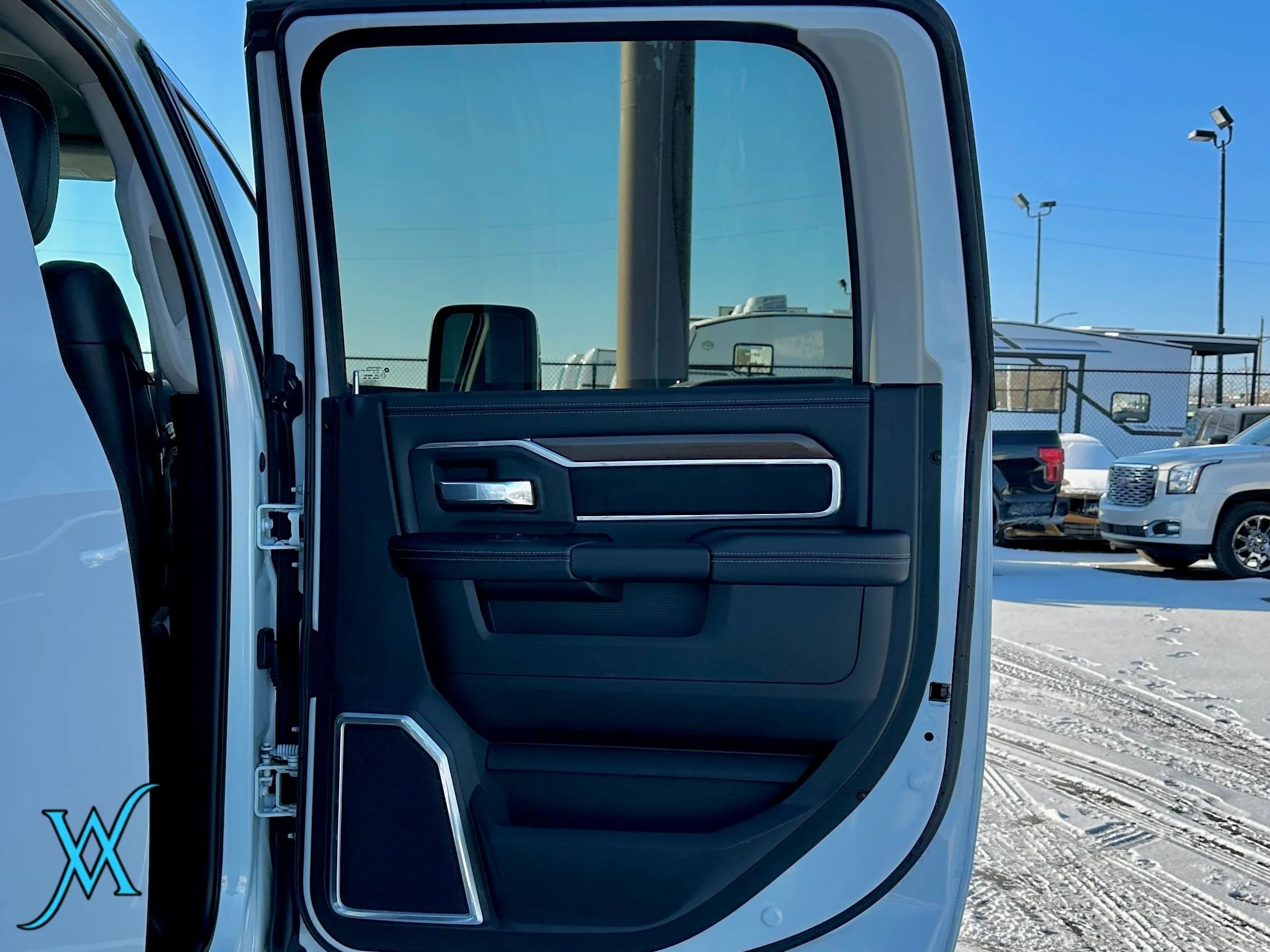 Used 2024 RAM 2500 Laramie AWD/4WD image 27