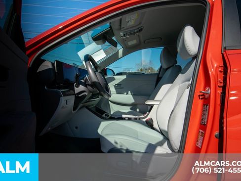 Used 2025 Hyundai Kona SEL FWD image 8