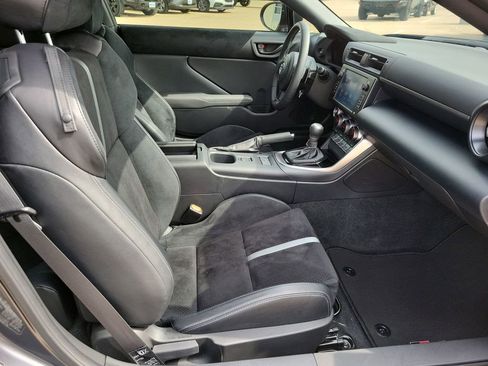 Used 2025 Toyota GR86 Premium image 25