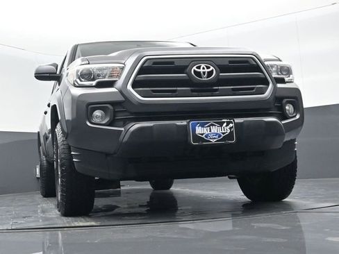 Used 2017 Toyota Tacoma SR5 image 18