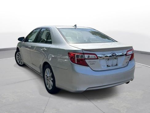 Used 2013 Toyota Camry XLE w/ Leather Pkg FWD image 8