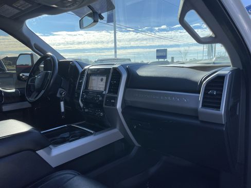 Used 2019 Ford F250 Lariat image 17