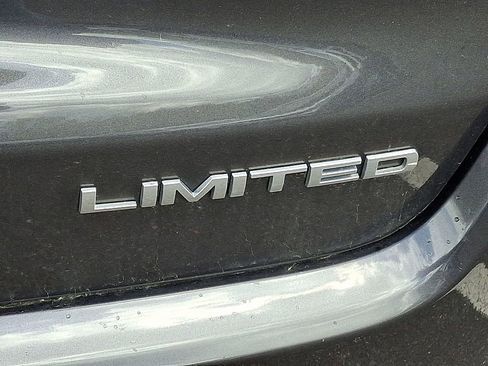 Used 2023 Jeep Compass Limited w/ Sun and Sound Group image 13